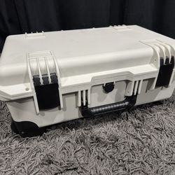 Hard Rolling Equipment Case w/ Foam Insert Wheels Handle White