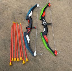 Set of 2 Kids Style Archery Bows with 7 Suction Cup Arrows