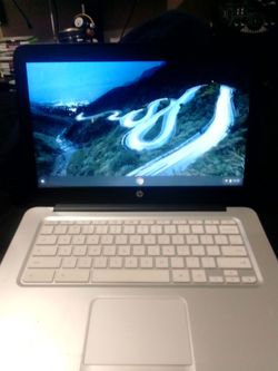 HP CHROMEBOOK 14 WITH CHARGER