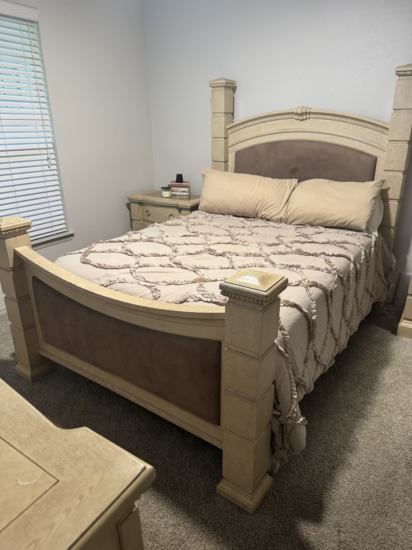 Queen Bedroom Set