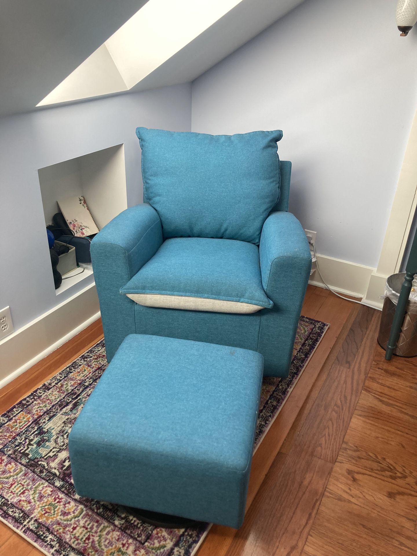 Dutailier Glider Rocking Chair And Ottoman 