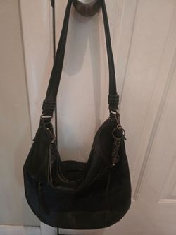 The Sak Black Medium Hobo Shoulder Bag Zip Closure Beige Lined Pockets Charm