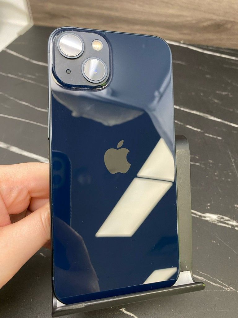 iPhone 13 128gb T-Mobile ID: 02110