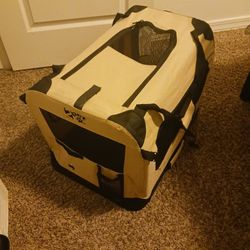 Medium small like new clean foldable portable pet carrier $45 cash must pick up Broadway and apache buckeye az check out my page all types of stuff do
