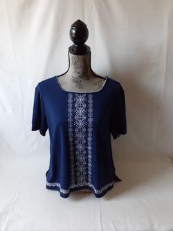Alfred Dunner women's Navy embroidered short sleeve top size petite L