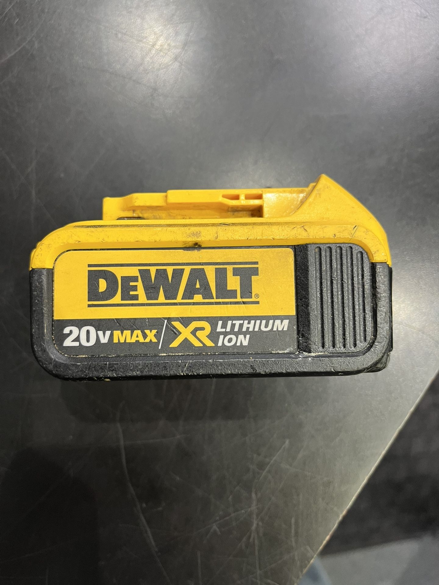 DEWALT 20V Battery (845701-12)