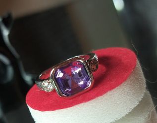 Inlaid Purple  Square-Cut Gemstone