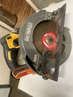 60 Voltios Max 7-1/4 In Cordless Circular Saw With Brake