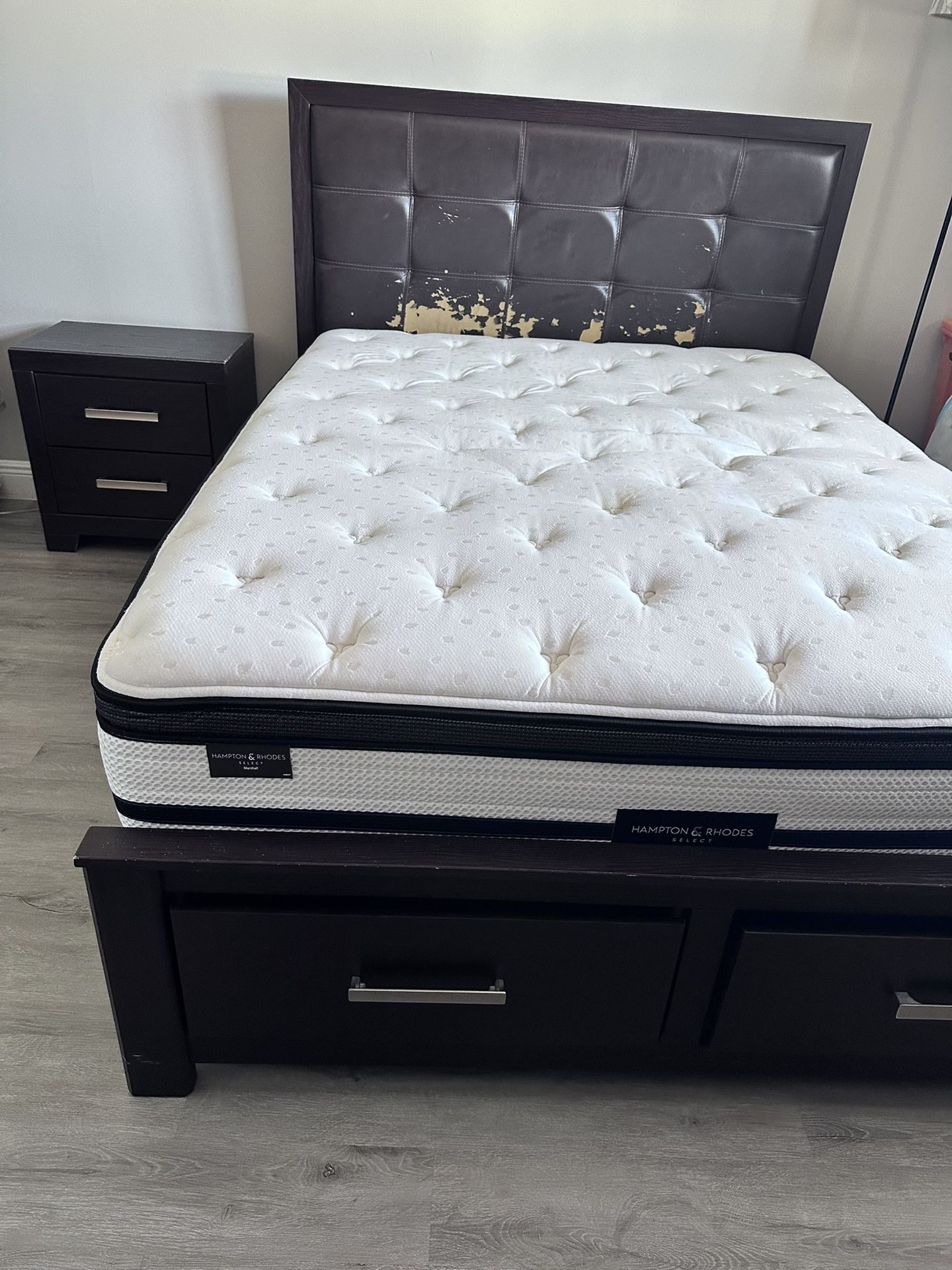 Queen Bed With Storage Mattress And Nightstand