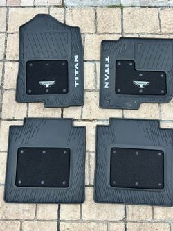 2020 Nissan TITAN Premium Reserve Floor Mats