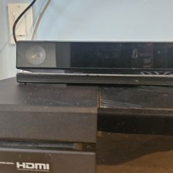Xbox One w/ Kinect & 2 Games