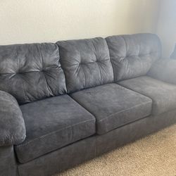 COUCH For sale-Pick up