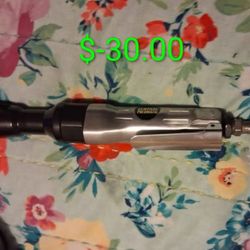 Trinquete neumático profesional de 3/8" de Central Neumática