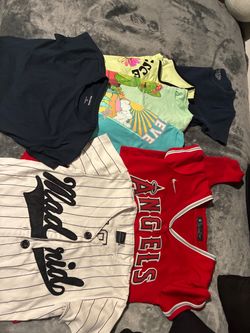 Girls/ Teen Mixed Clothing Lot – Jerseys and T-Shirts