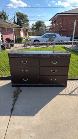 Dresser