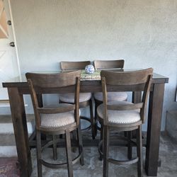 4 Seat Dining Table 400$