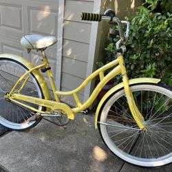 Like NEW Women’s SCHWINN Legacy Cruiser with cup holder and new grips. VERY COMFORTABLE