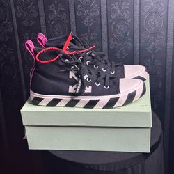 Off white vulcanized Size 10