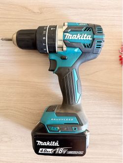$90 Makita drill bateria 4.0 **NO CARGADOR** buen estado
