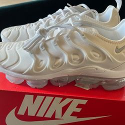 NIKE VAPOR MAX MEN'S SIZE 11