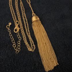 30” Goldtone Necklace With Dangling Pendant 