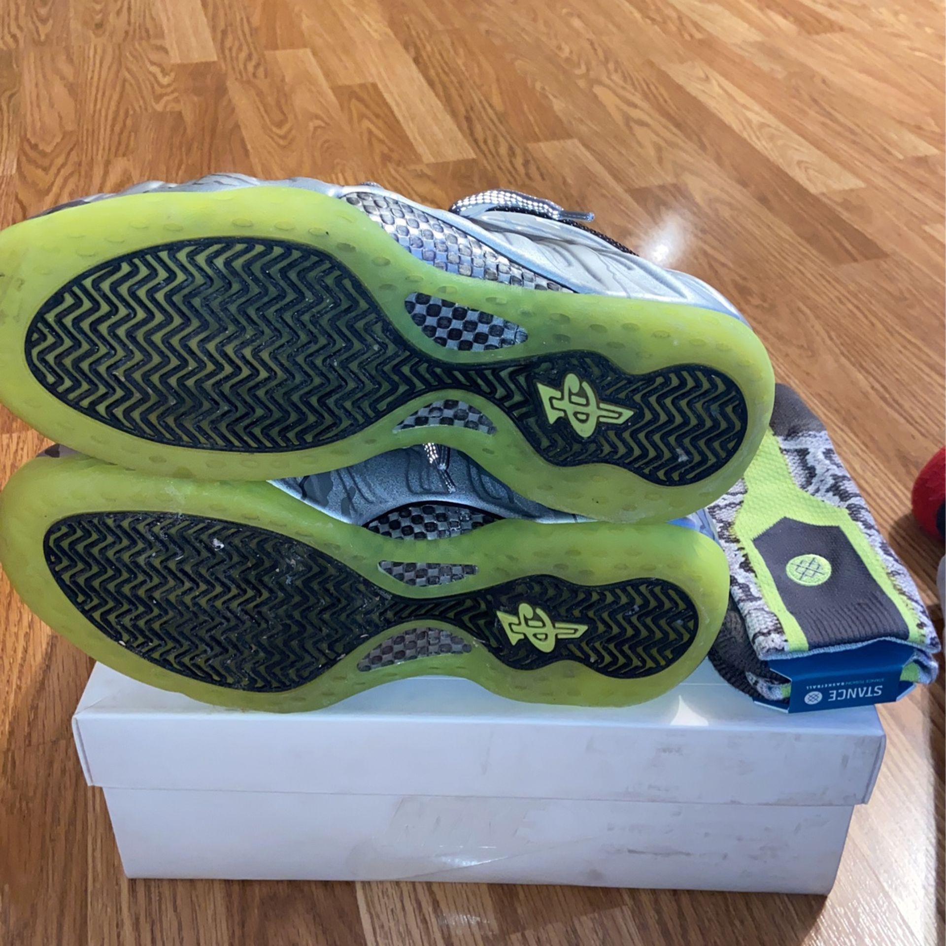 Nike Foamposite Size 10 Silver Volt Camo, 3M Laces And 10