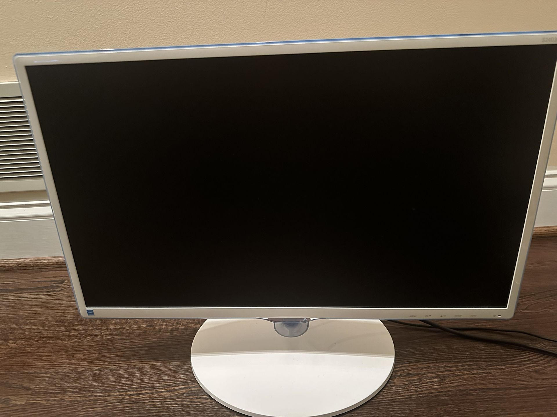 Samsung Computer Monitor. 24 inch