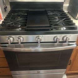 GE Stainless Steel Stove 