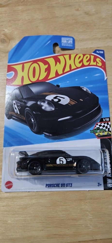 1/2 Hotwheels Pirche 911 Gt3