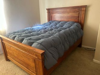 Queen bed set with dresser