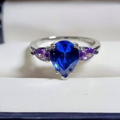 925 Sterling Silver Blue Sapphire Amethyst Ring Size 8 Weighs 2.9 Grams 
