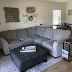 HAVERTYS SECTIONAL  LIKE  NEW. 94-124”  2 CONFIGURATIONS