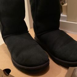 Classic Short Ugg Boots In Black Suede
