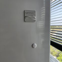 Kenmore Top Freezer Refrigerator  With Icemaker