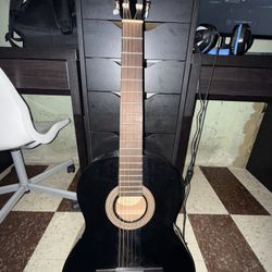 Lucero Classical Gutair 