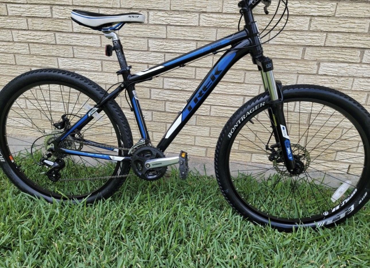 Trek 3700 Disk Bike 