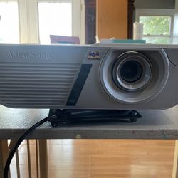 ViewSonic LightStream PJD6250L XGA Projector, 1024x768, 3300 Lumens, White