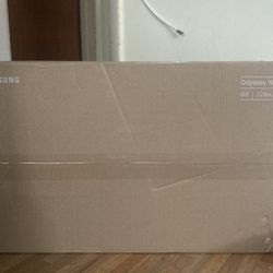 BRAND NEW Samsung Odyssey Neo G8 32", 240Hz Curved