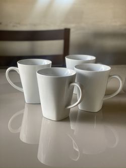 Set Of 4   Porcelain Mugs/ cups - 14 Oz 
