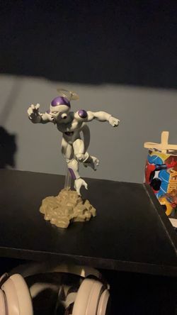 Dragon ball z frieza figure