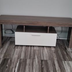 TV/ Entertainment Stand
