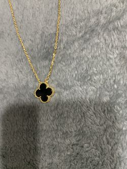 Van Cleef Necklace for Sale in Stoneham, MA - OfferUp