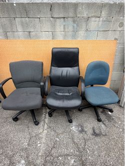 Set of 3 used office chairs