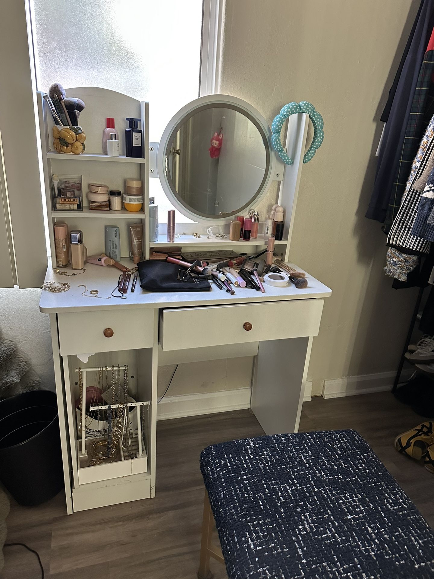 Bedroom/Makeup Vanity & Stool