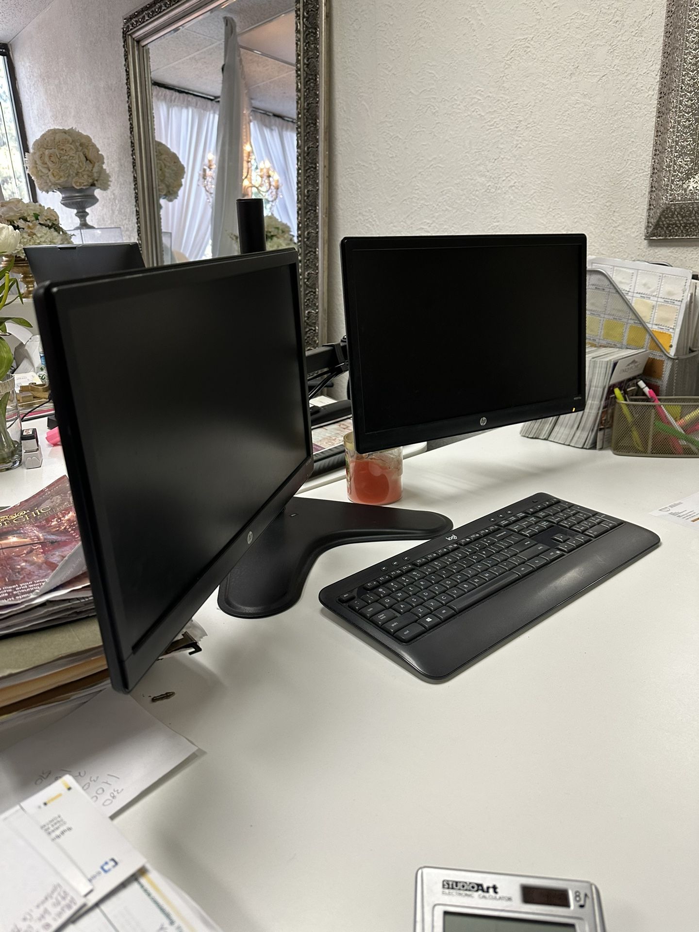 Dual HP Monitors 20” (stand Included)