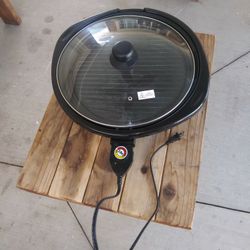 Cazuela Eléctrica. Buena Condición. 
