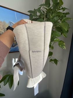 Brand New BabyBjorn Mini Carrier in Light Beige