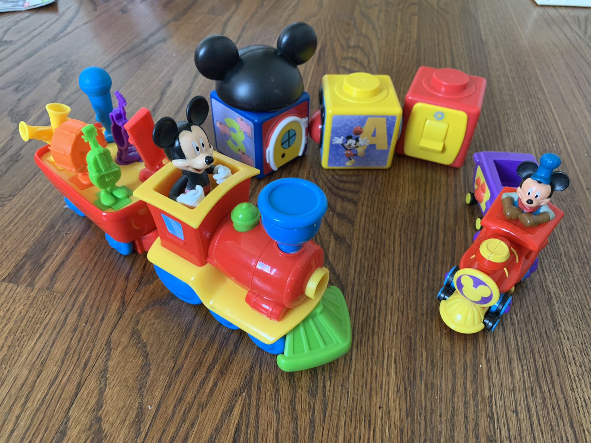 Mickey Mouse clubhouse dvd set for Sale in Bakersfield, CA - OfferUp