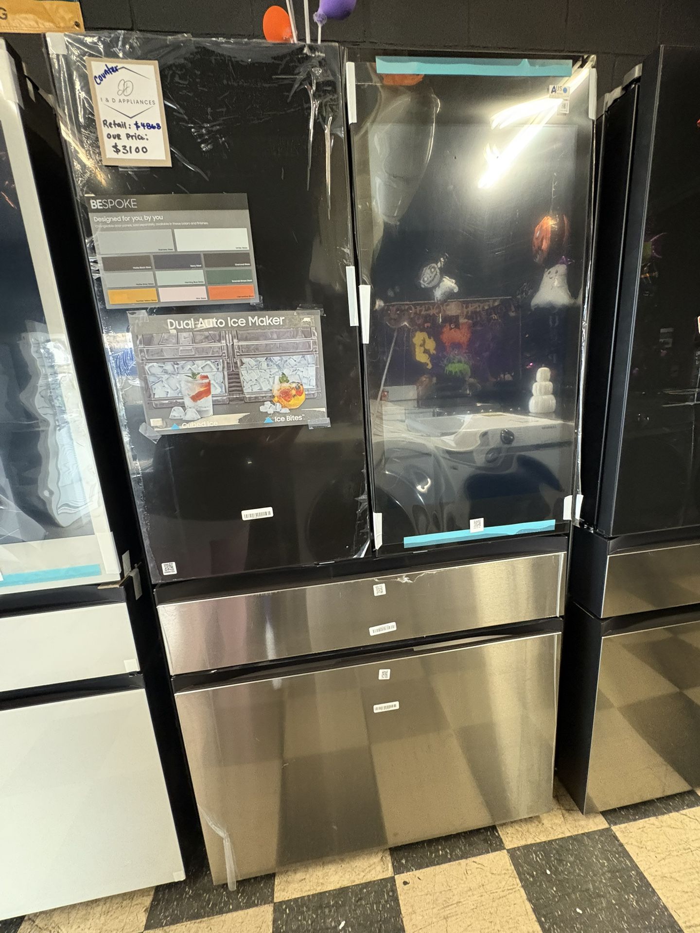 Samsung Bespoke Refrigerator In Black And Stainless Steel With Family Hub 👻