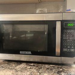 BLACK+DECKER 1.1 Cu. Ft. Microwave Stainless Steel Countertop Microwave Oven